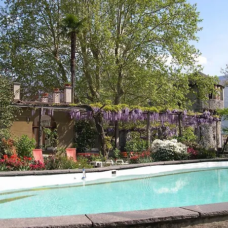 Schlosshotel Hotel 2*